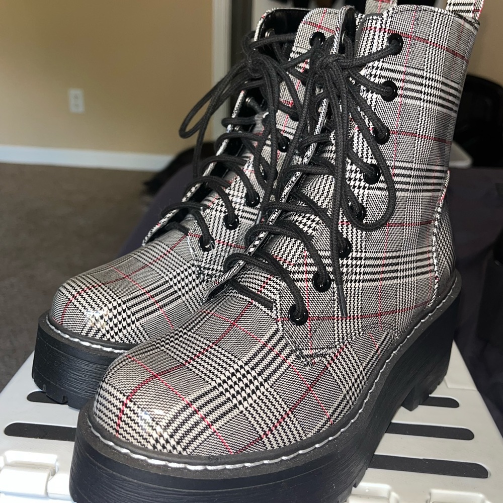 COPY - Chunky platform boots
